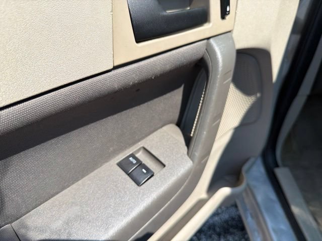 Used 2008 Ford Focus SES FWD image 11