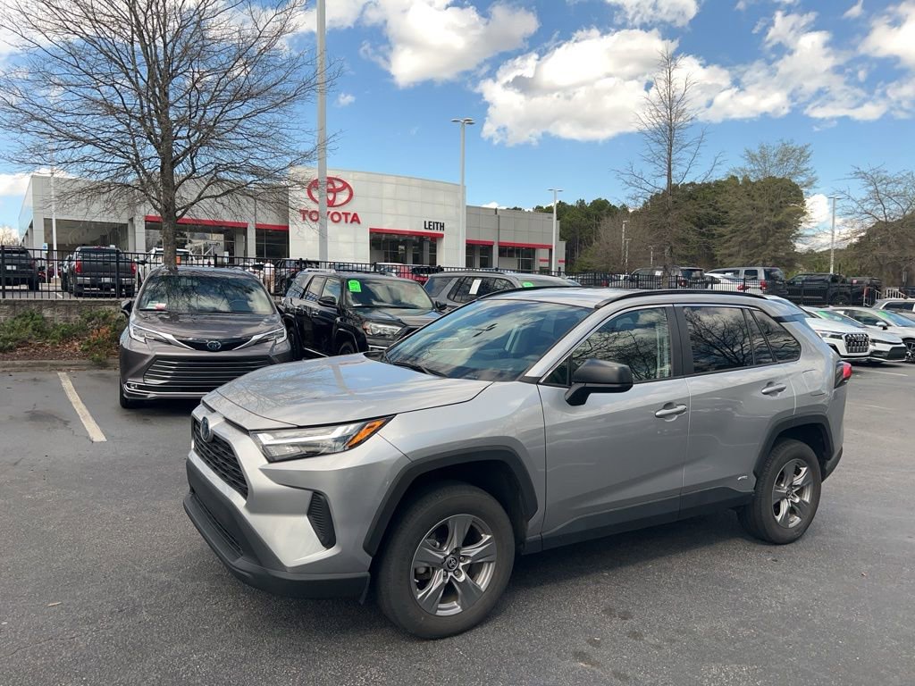 Used 2023 Toyota RAV4 LE image 5