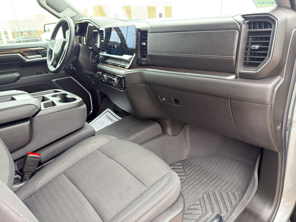 Used 2024 Chevrolet Silverado 1500 LT AWD/4WD image 50