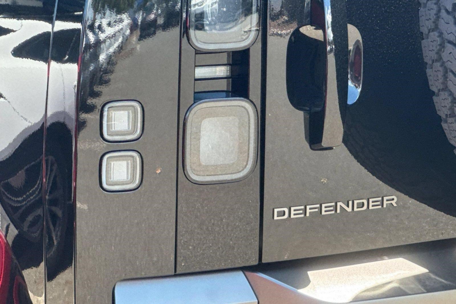 New 2026 Land Rover Defender 110 S AWD/4WD image 28