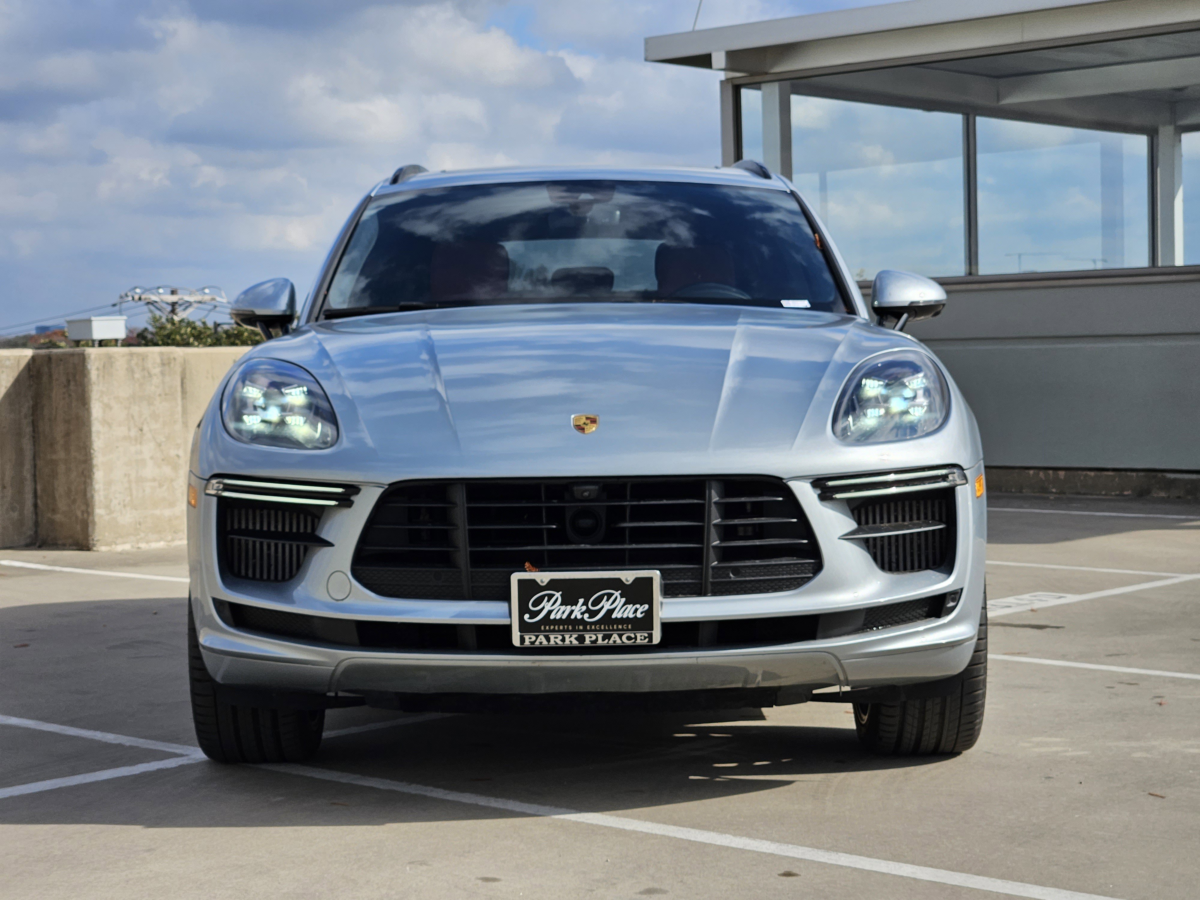 Used 2021 Porsche Macan Turbo image 11