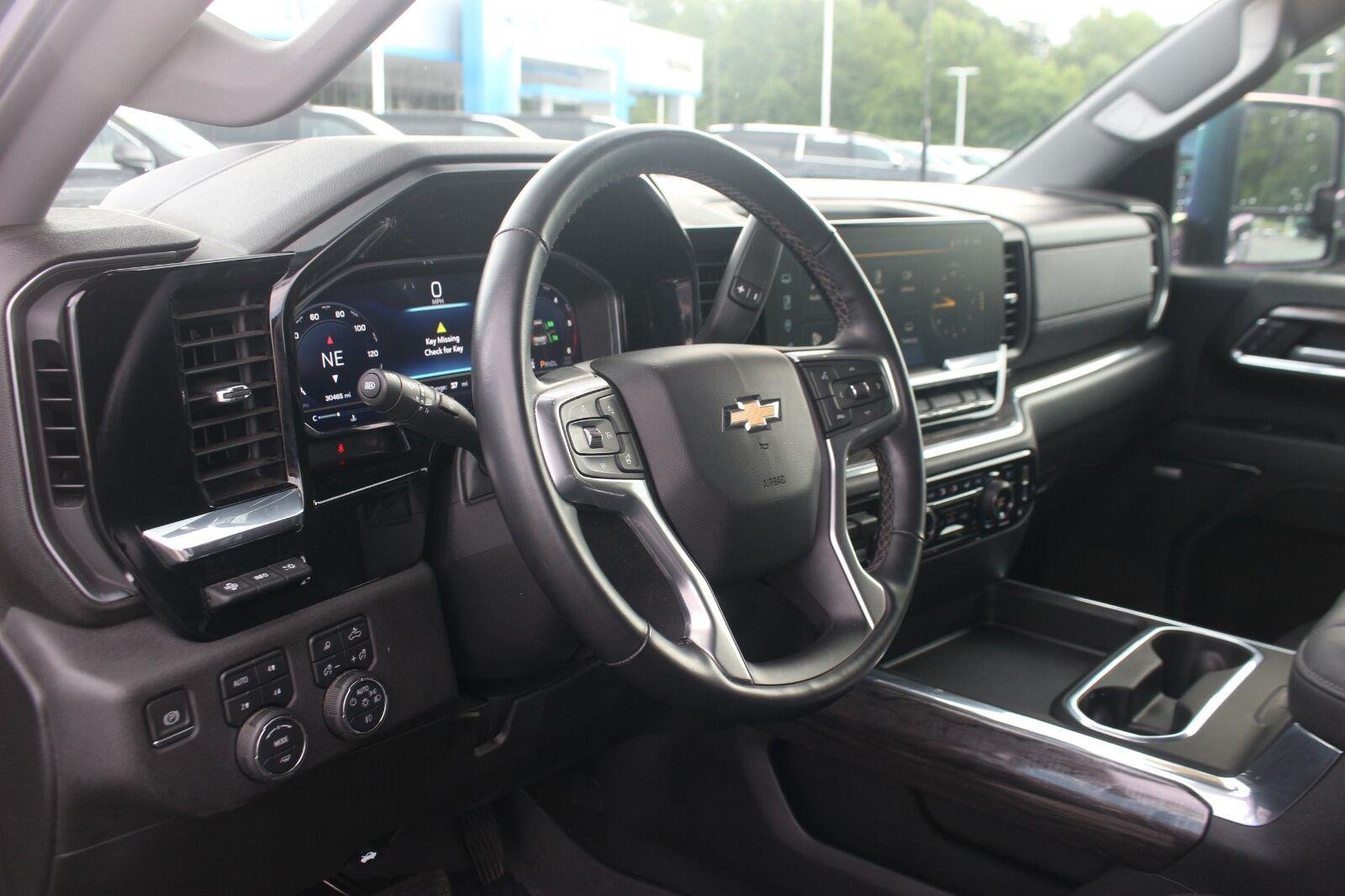 Used 2024 Chevrolet Silverado 2500 LTZ w/ LTZ Convenience Package AWD/4WD image 19