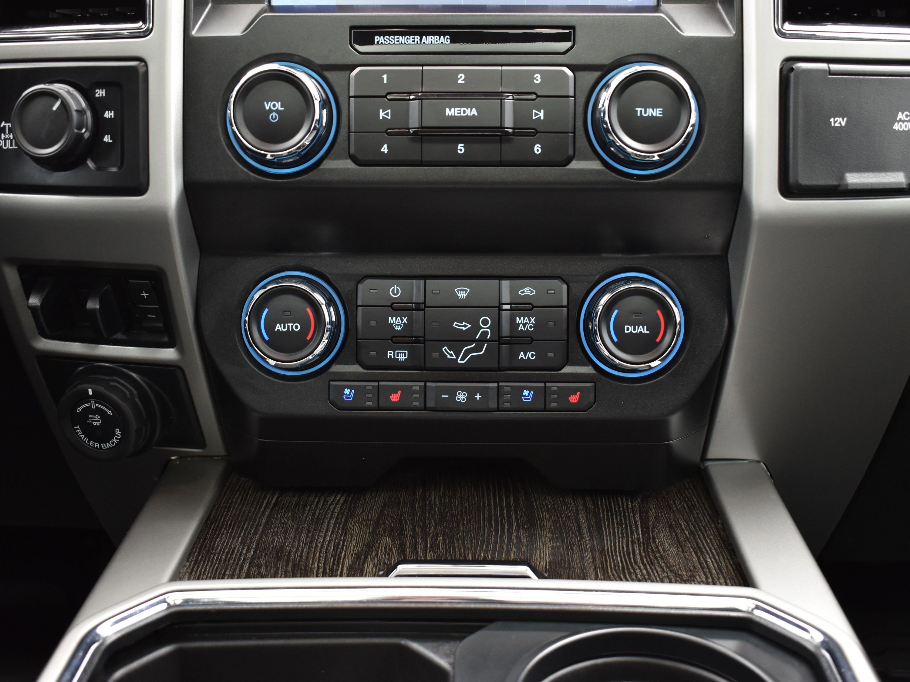 Used 2021 Ford F350 Lariat image 38