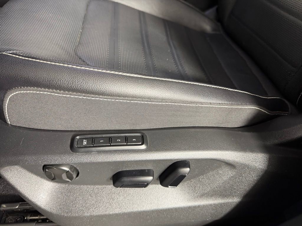 Used 2024 Volkswagen Atlas Cross Sport SEL R-Line image 24