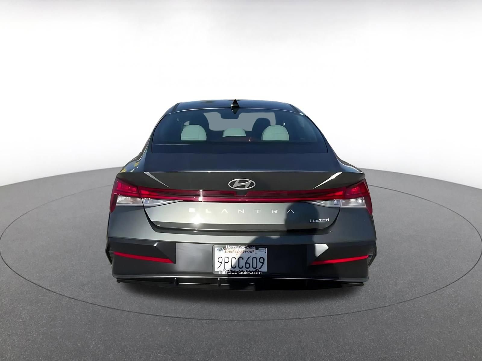Used 2025 Hyundai Elantra Limited image 12