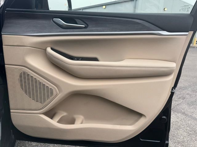 Used 2023 Jeep Grand Cherokee L Limited w/ Luxury Tech Group II image 42