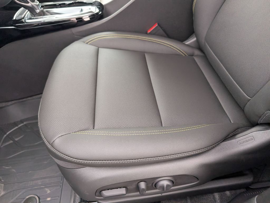 New 2026 Chevrolet Trax ACTIV w/ Sunroof Package FWD image 23
