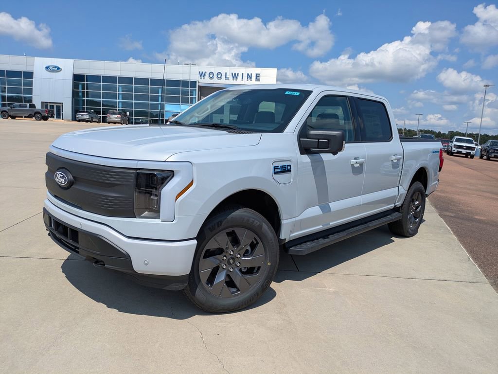 New 2025 Ford F150 Lightning Flash AWD/4WD image 4