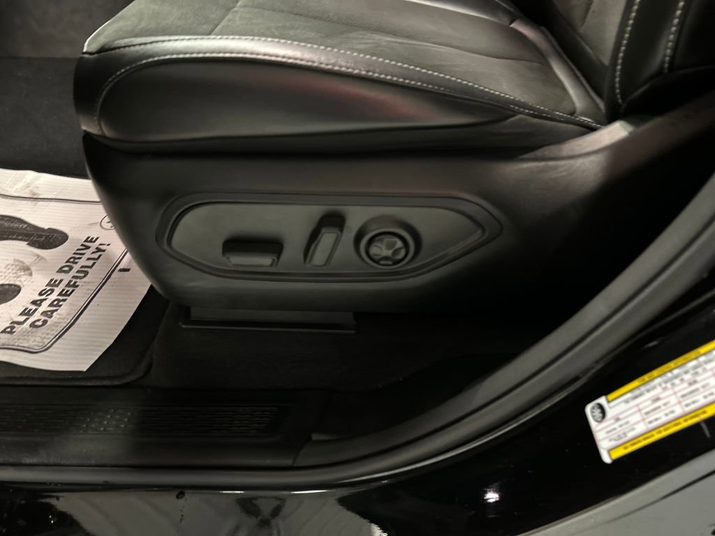 Used 2022 Jeep Grand Cherokee L Laredo image 13