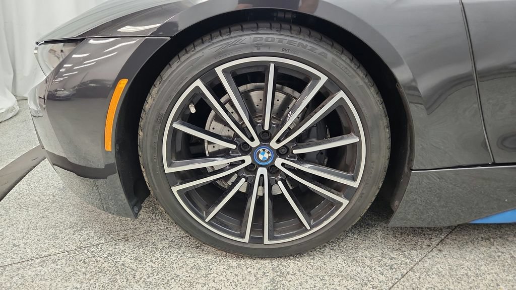 Used 2019 BMW i8 Roadster AWD/4WD image 13