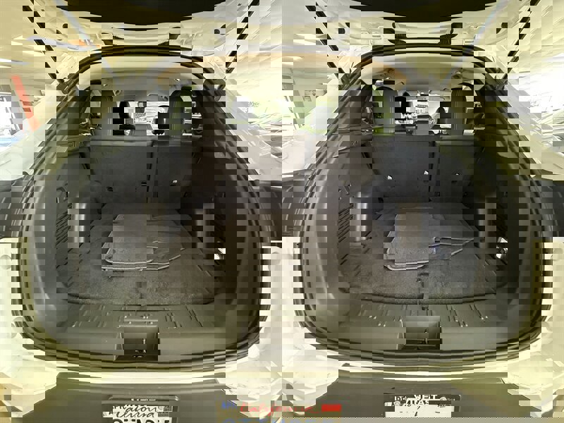 Used 2025 VinFast VF 8 Eco image 17