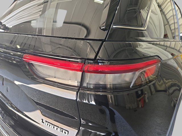 New 2025 Jeep Grand Cherokee Limited w/ Trailer Tow Package image 37