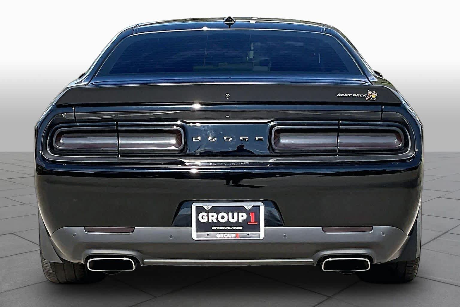 Used 2022 Dodge Challenger R/T Scat Pack RWD image 5