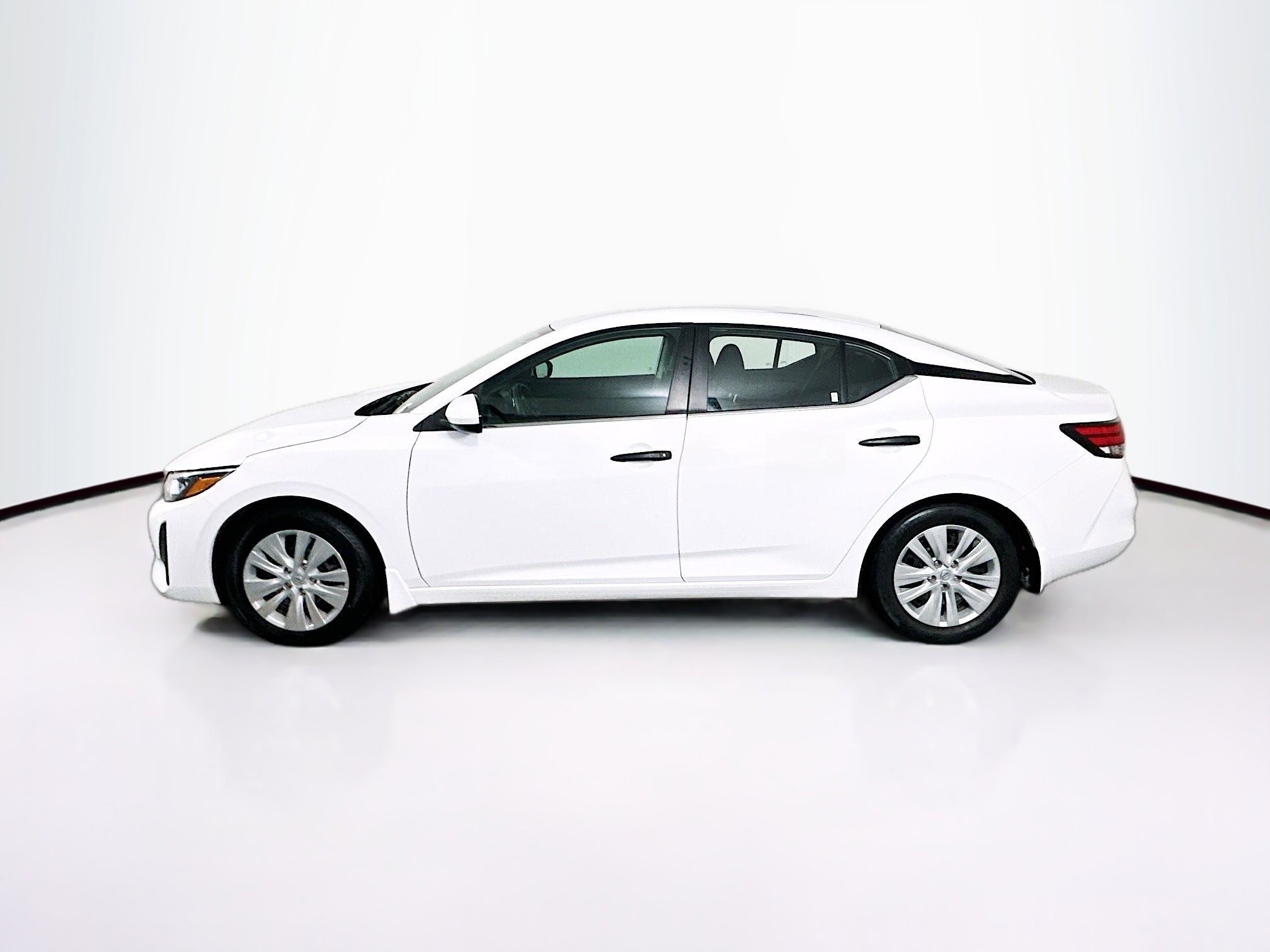Used 2024 Nissan Sentra S image 4