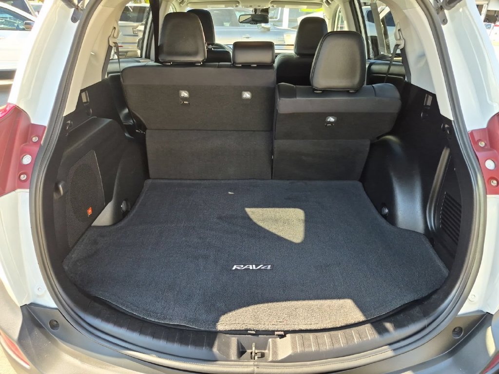 Used 2015 Toyota RAV4 Limited w/ Technology Package FWD image 18