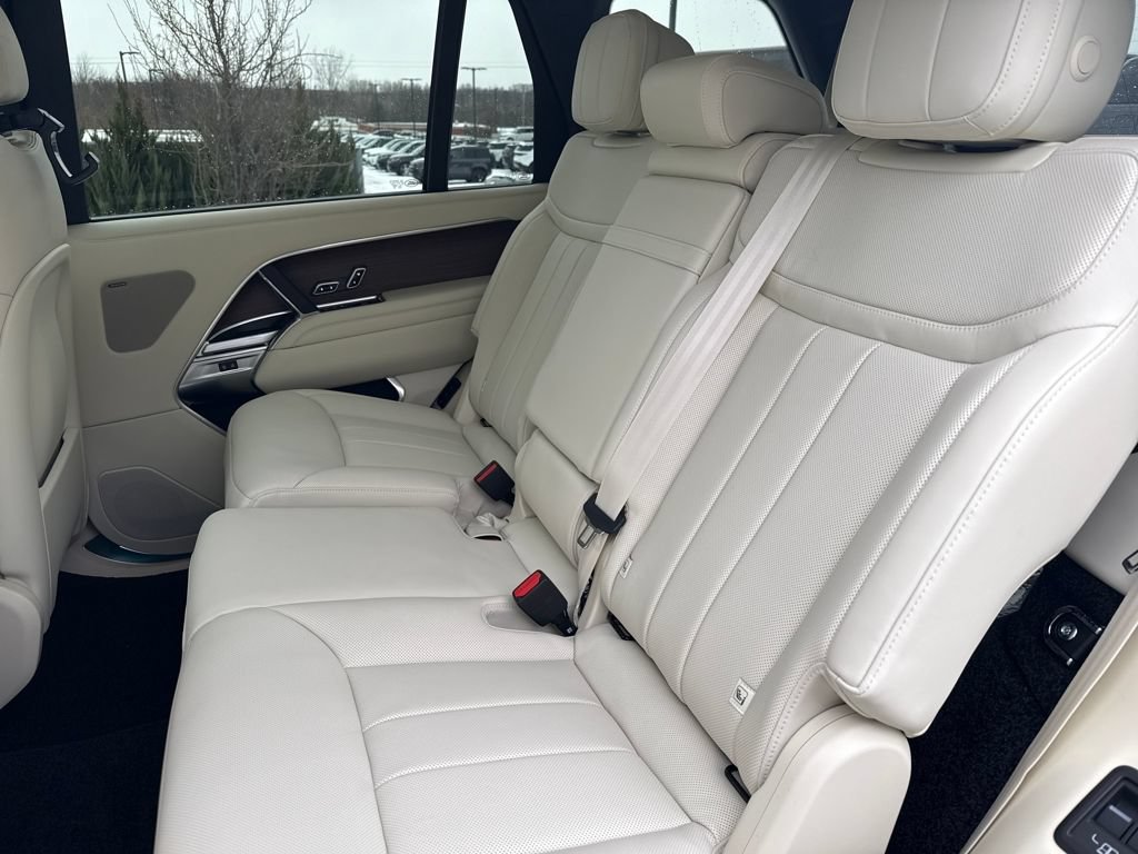New 2026 Land Rover Range Rover Long Wheelbase SE AWD/4WD image 22