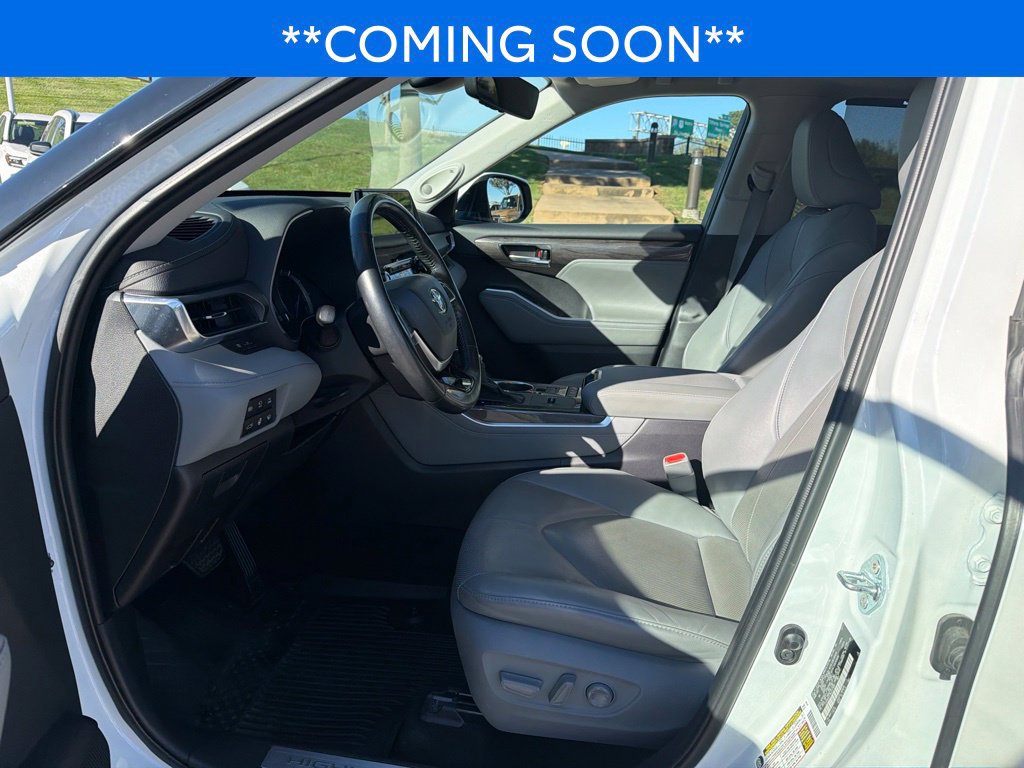 Used 2022 Toyota Highlander Limited AWD/4WD image 12