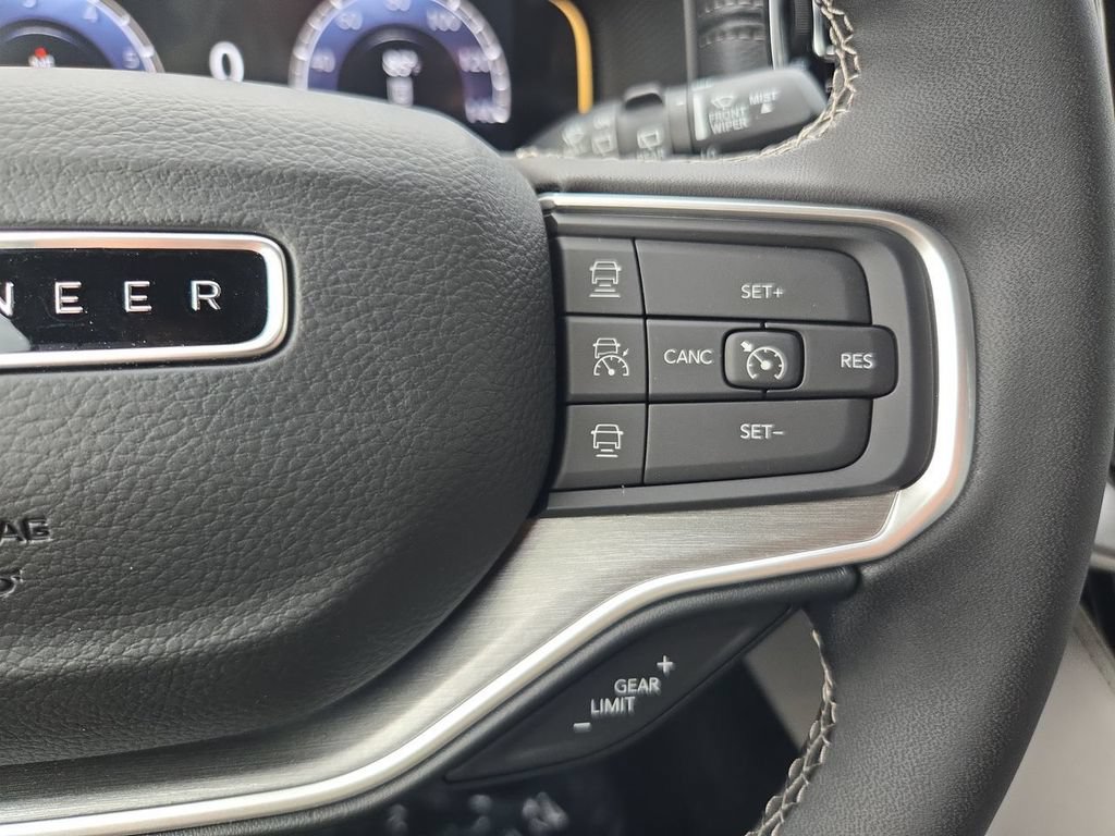 New 2025 Jeep Wagoneer L Series II AWD/4WD image 28