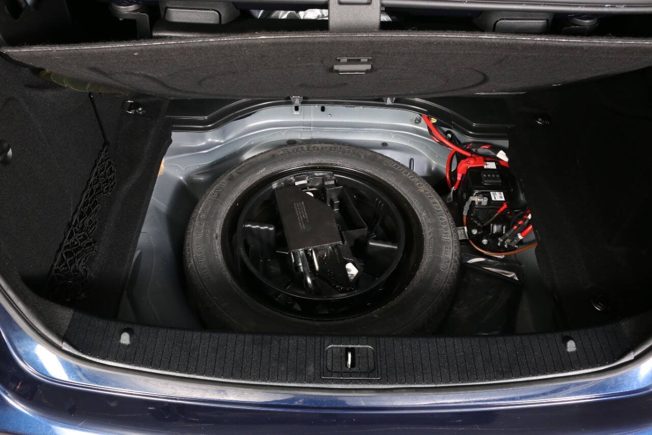 Used 2016 Mercedes-Benz E 350 Sedan image 25
