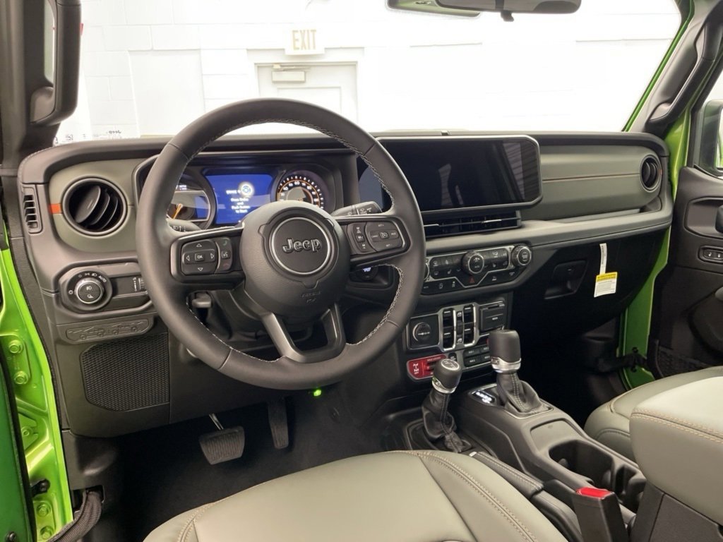 New 2025 Jeep Gladiator Rubicon w/ Convenience Group image 8