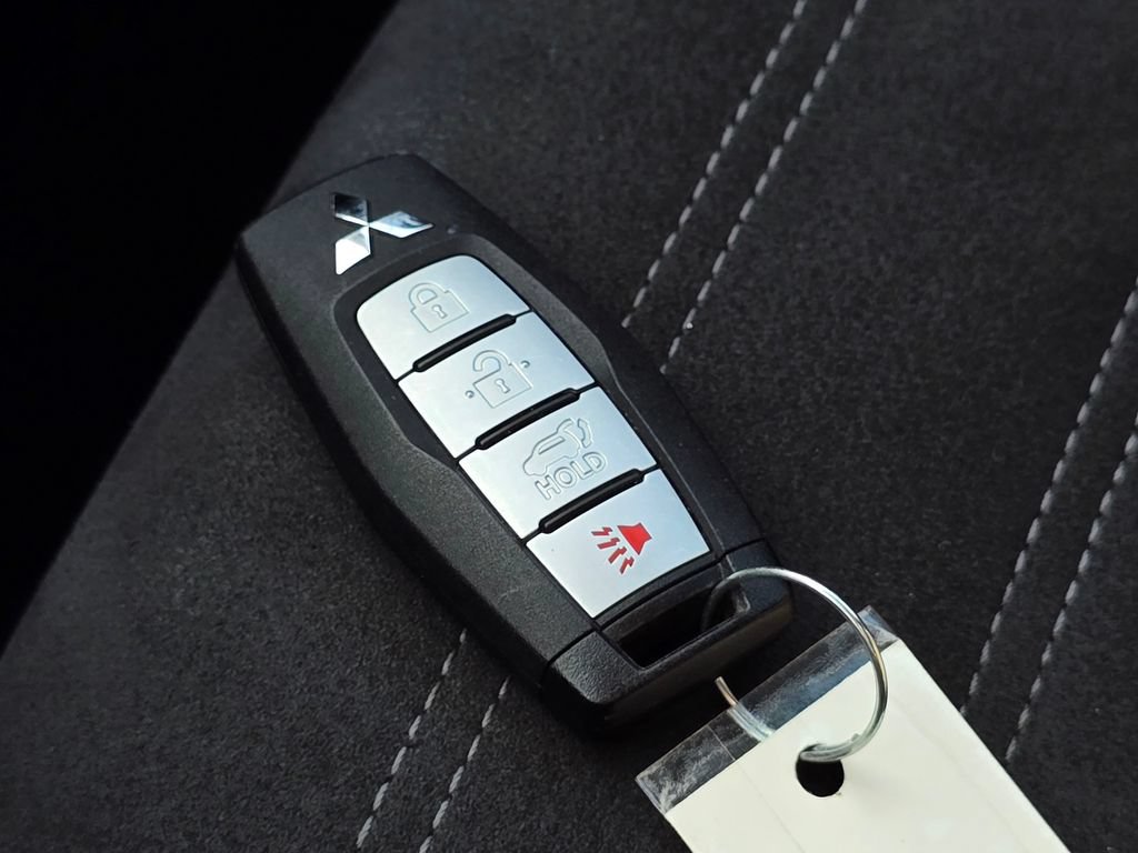 Used 2025 Mitsubishi Outlander SE AWD/4WD image 33