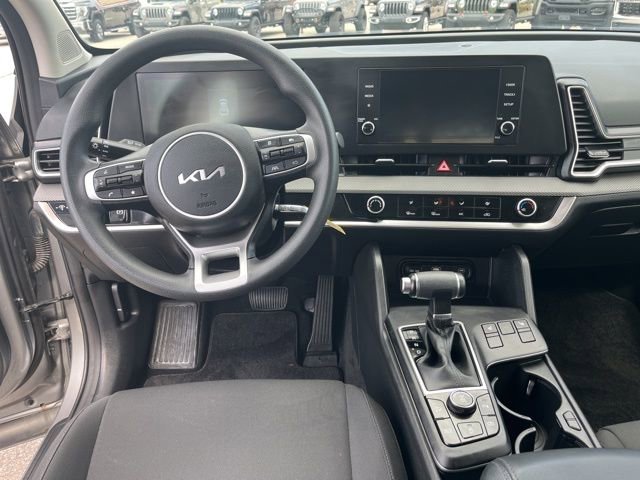 Used 2023 Kia Sportage LX image 17