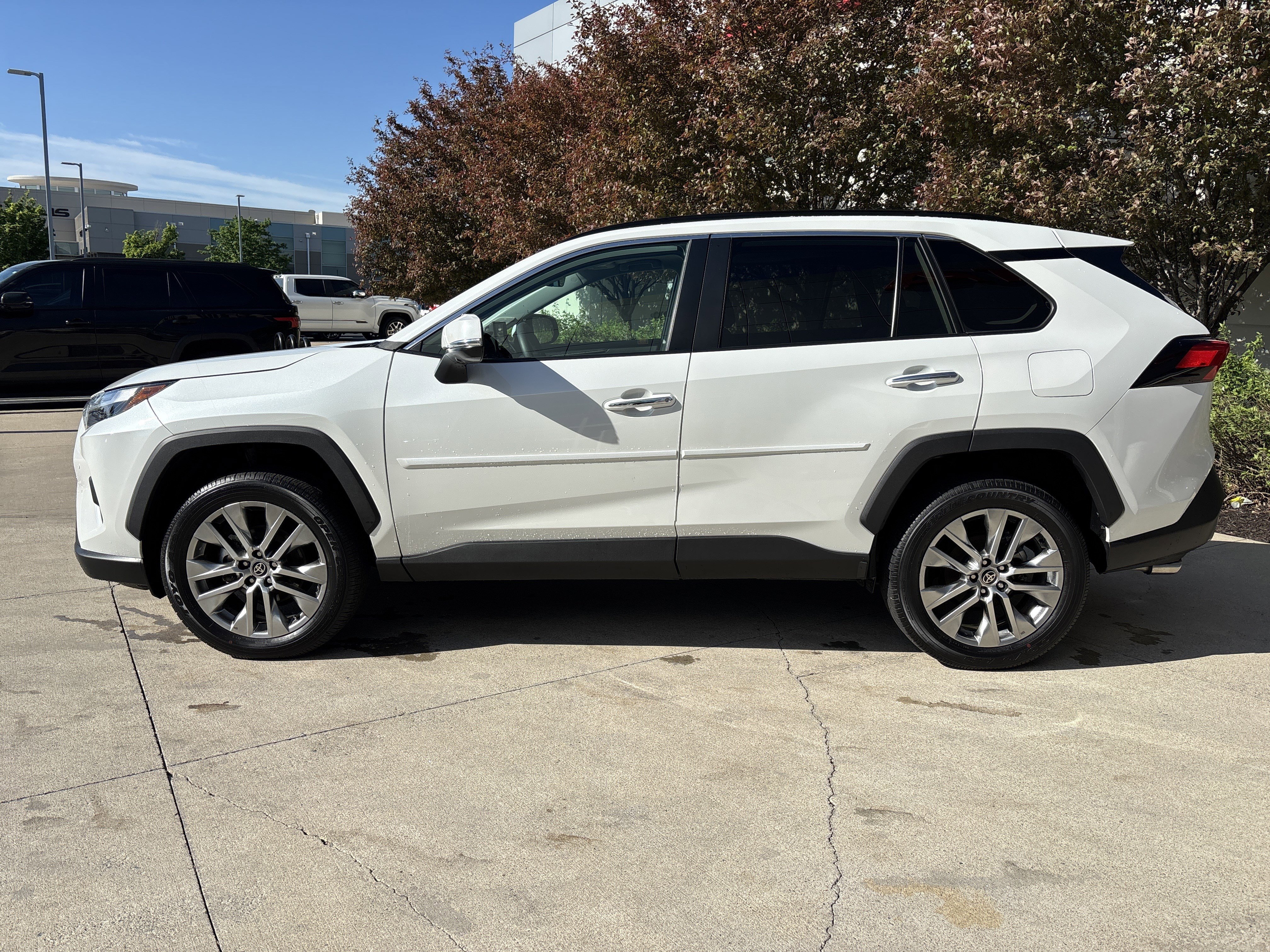 Used 2024 Toyota RAV4 Limited w/ Advanced Technology Package AWD/4WD image 9
