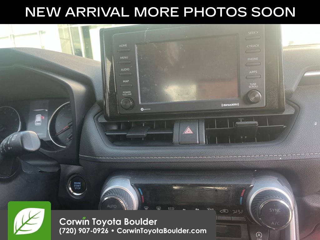 Used 2022 Toyota RAV4 XLE AWD/4WD image 11