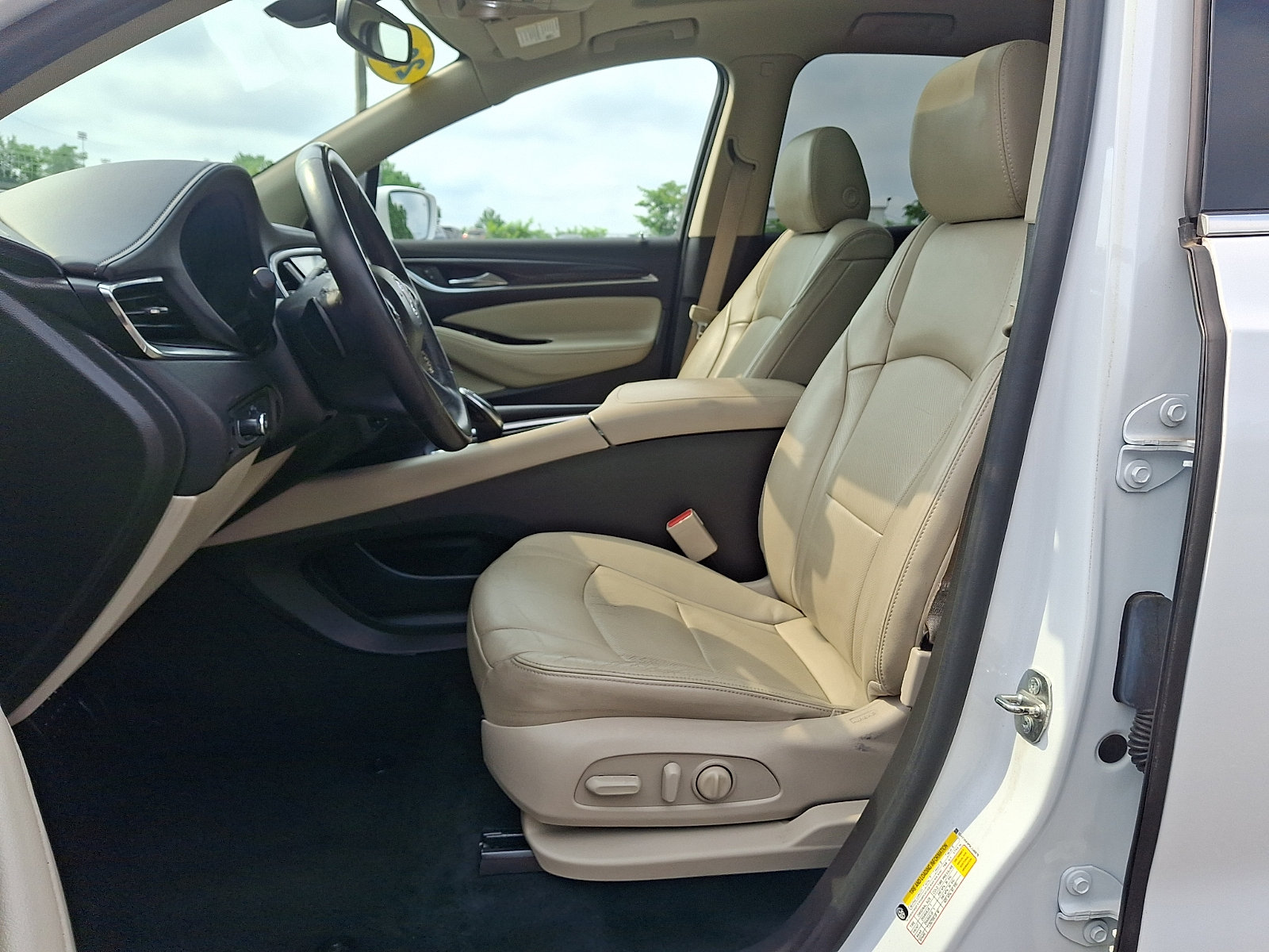 Used 2019 Buick Enclave Essence AWD/4WD image 15