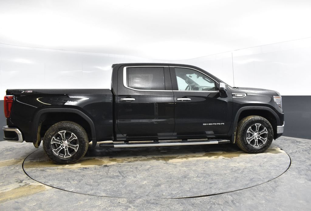 Used 2024 GMC Sierra 1500 SLT w/ X31 Off-Road Package AWD/4WD image 11