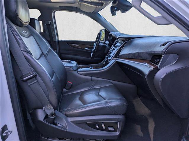 Used 2018 Cadillac Escalade ESV Premium Luxury image 21