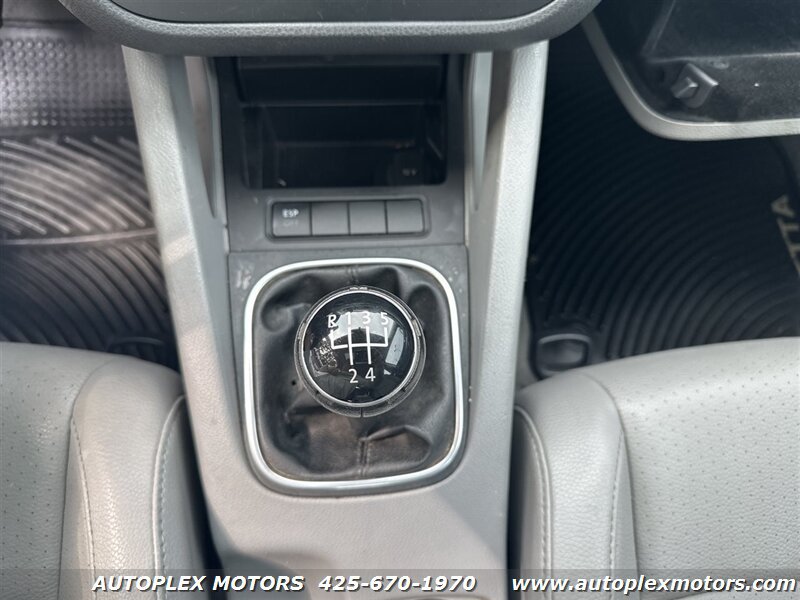 Used 2006 Volkswagen Jetta TDI FWD image 26