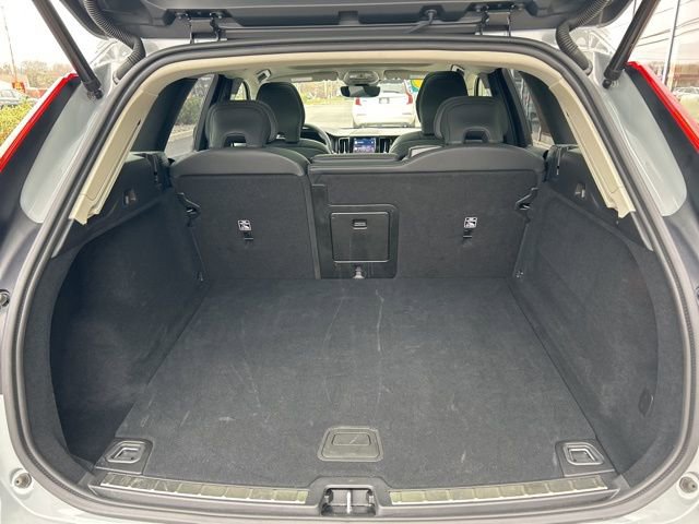 Certified 2025 Volvo XC60 B5 Plus image 11