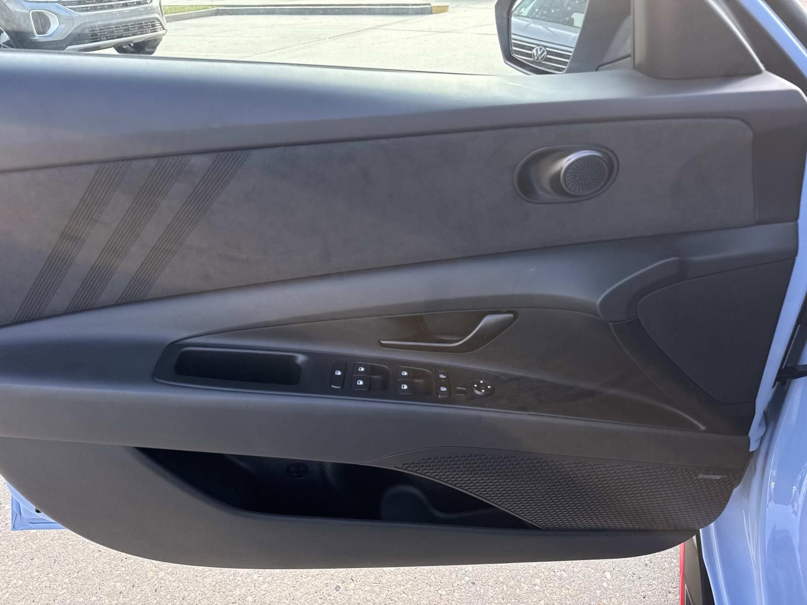 Used 2025 Hyundai Elantra N Base image 16