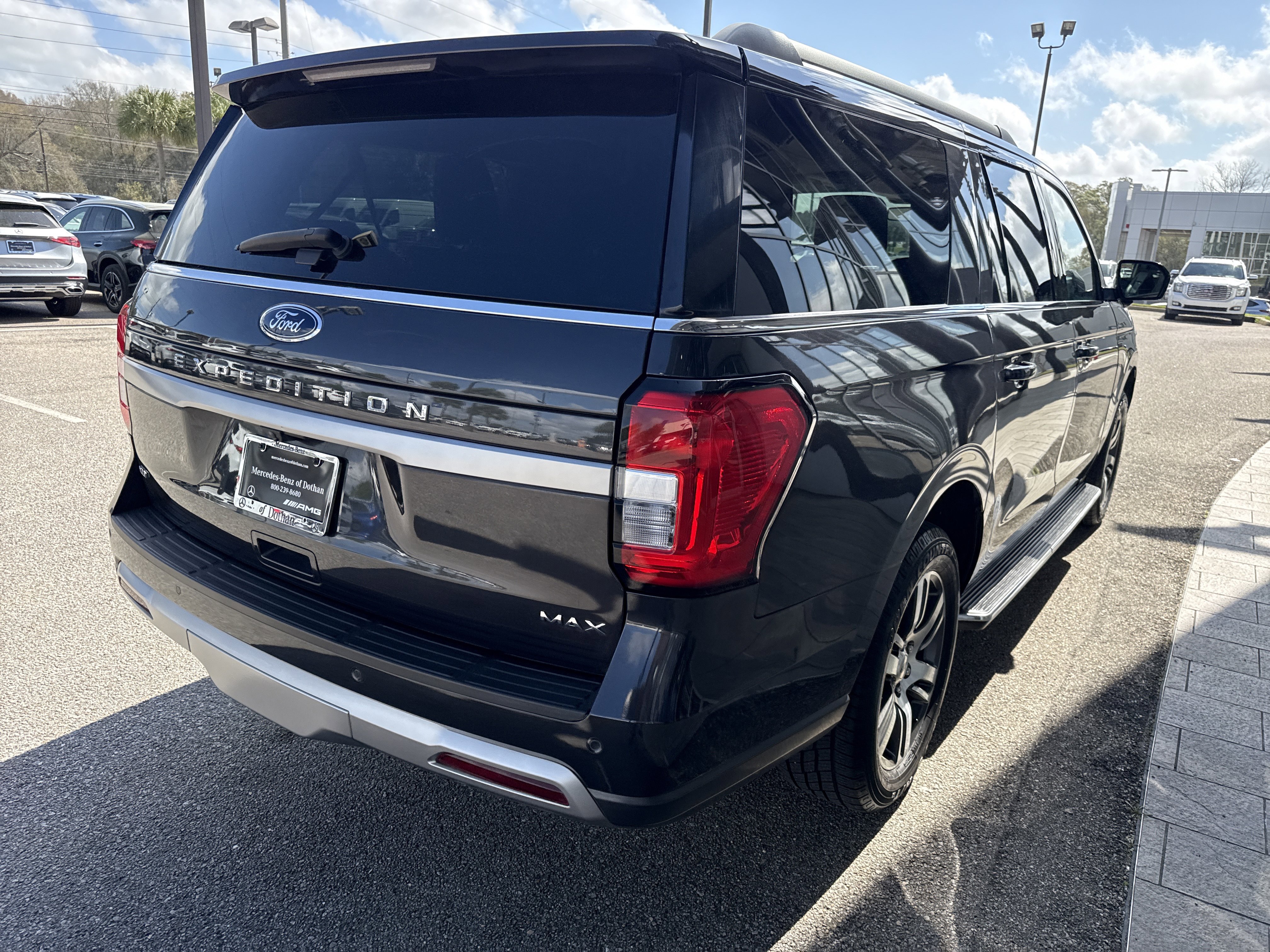 Used 2022 Ford Expedition Max XLT image 4