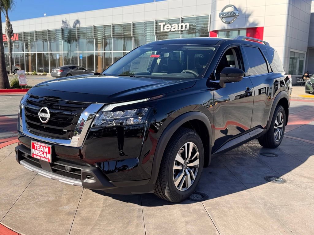 New 2025 Nissan Pathfinder SL image 4