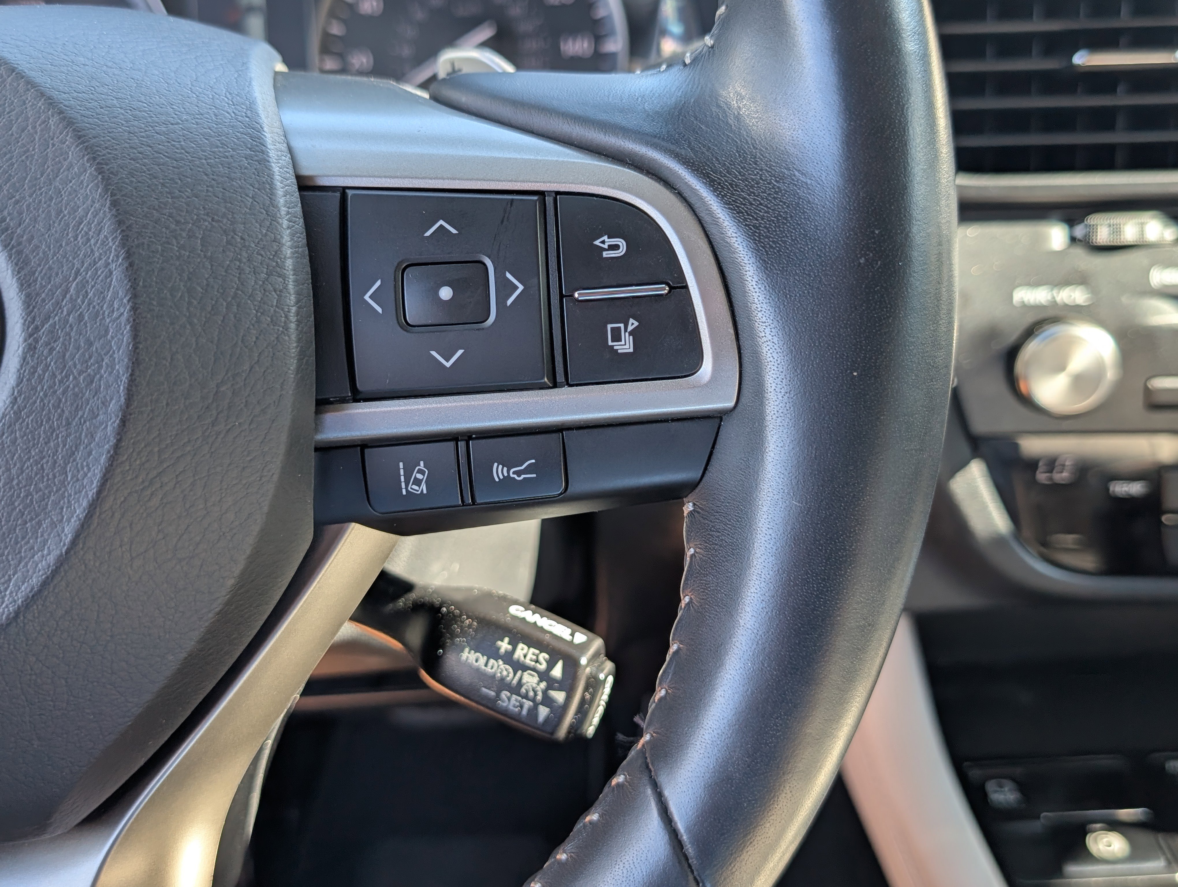 Used 2020 Lexus RX 450h AWD w/ Premium Package image 25