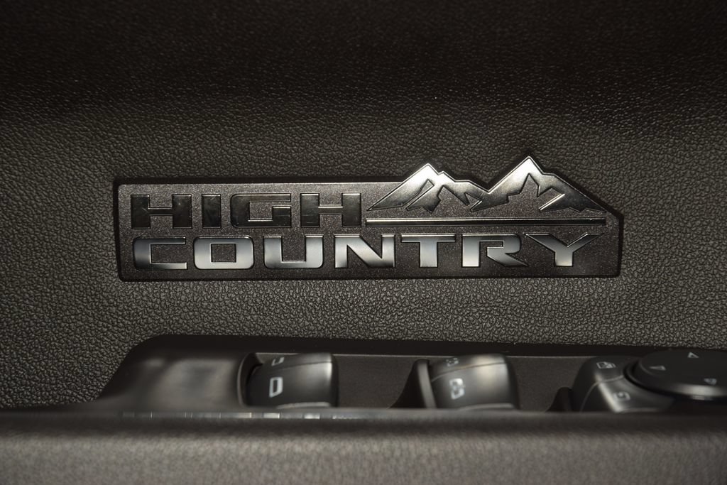 Used 2025 Chevrolet Silverado 1500 High Country AWD/4WD image 53