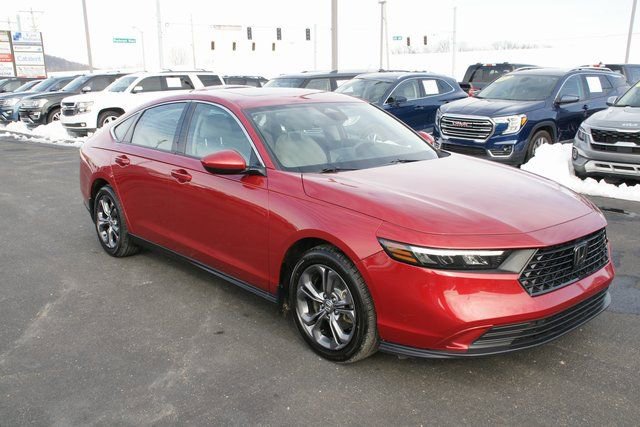 Used 2023 Honda Accord EX image 4