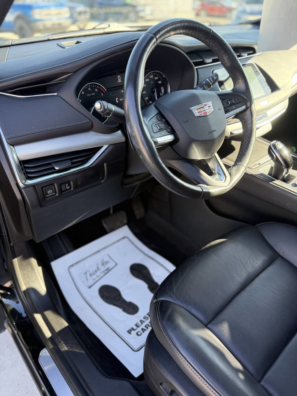 Used 2020 Cadillac XT4 Premium Luxury w/ Cold Weather Package image 10