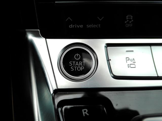 Used 2022 Audi e-tron Premium Plus AWD/4WD image 48