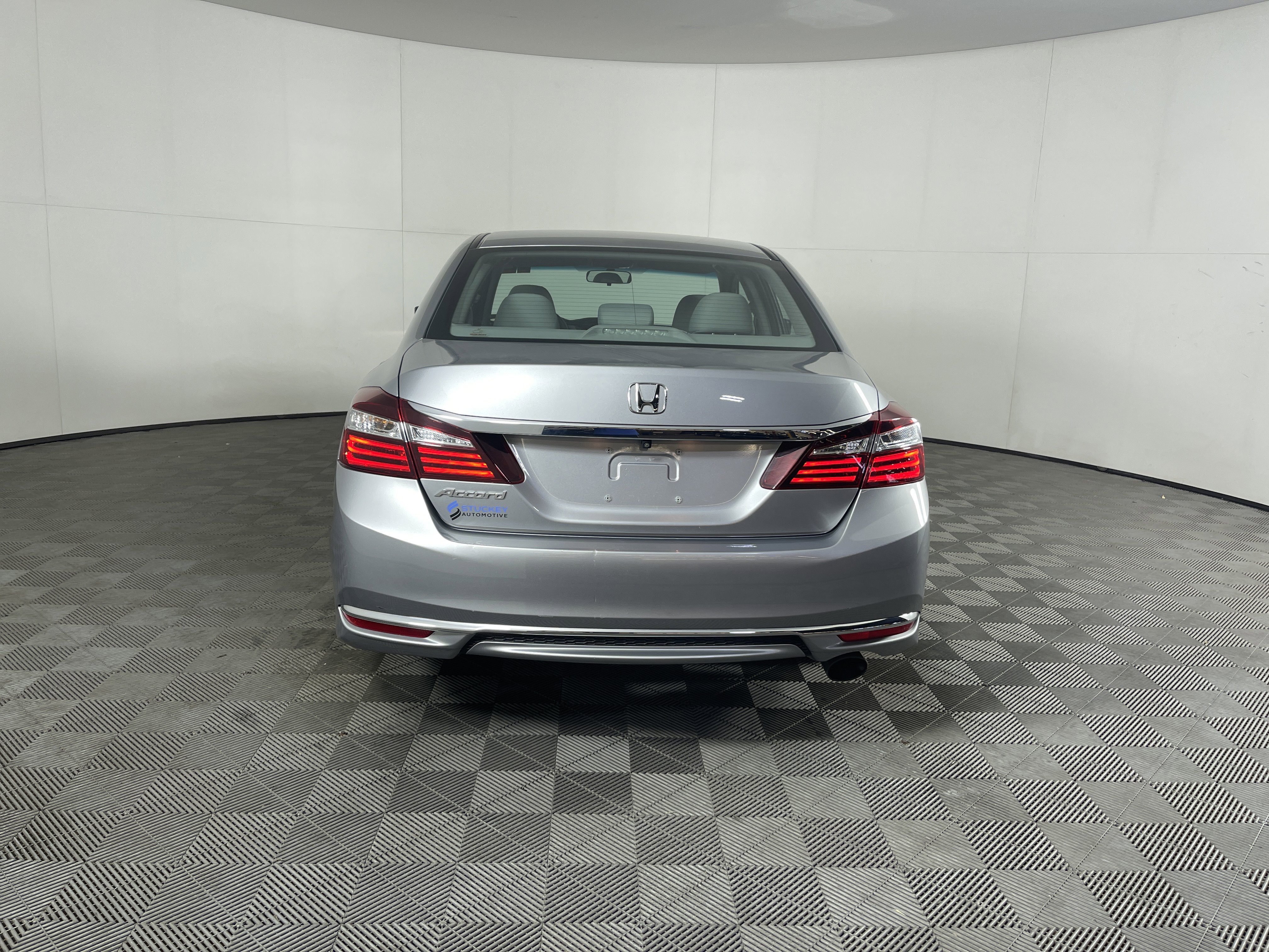 Used 2016 Honda Accord LX image 4