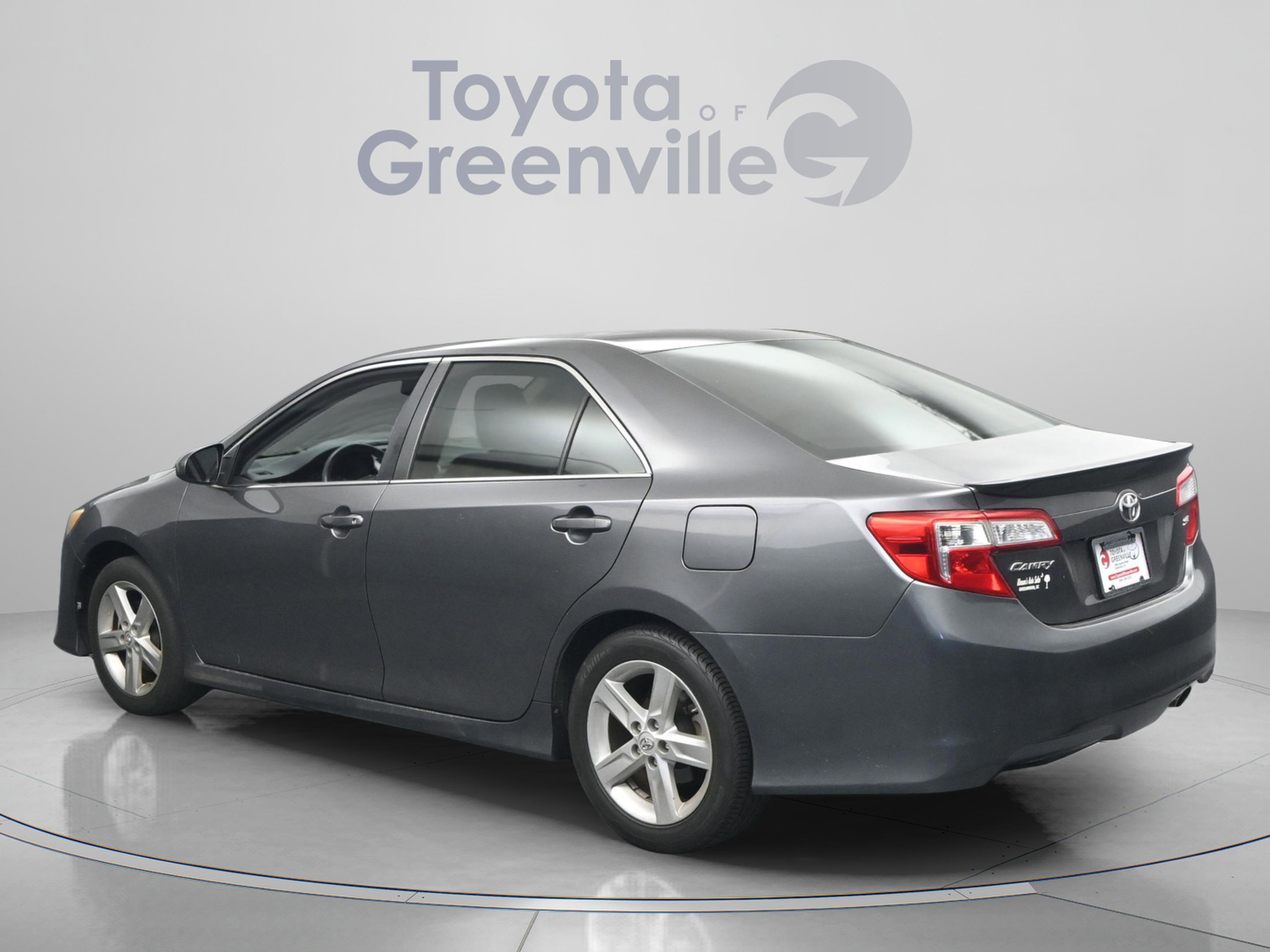 Used 2014 Toyota Camry SE FWD image 7