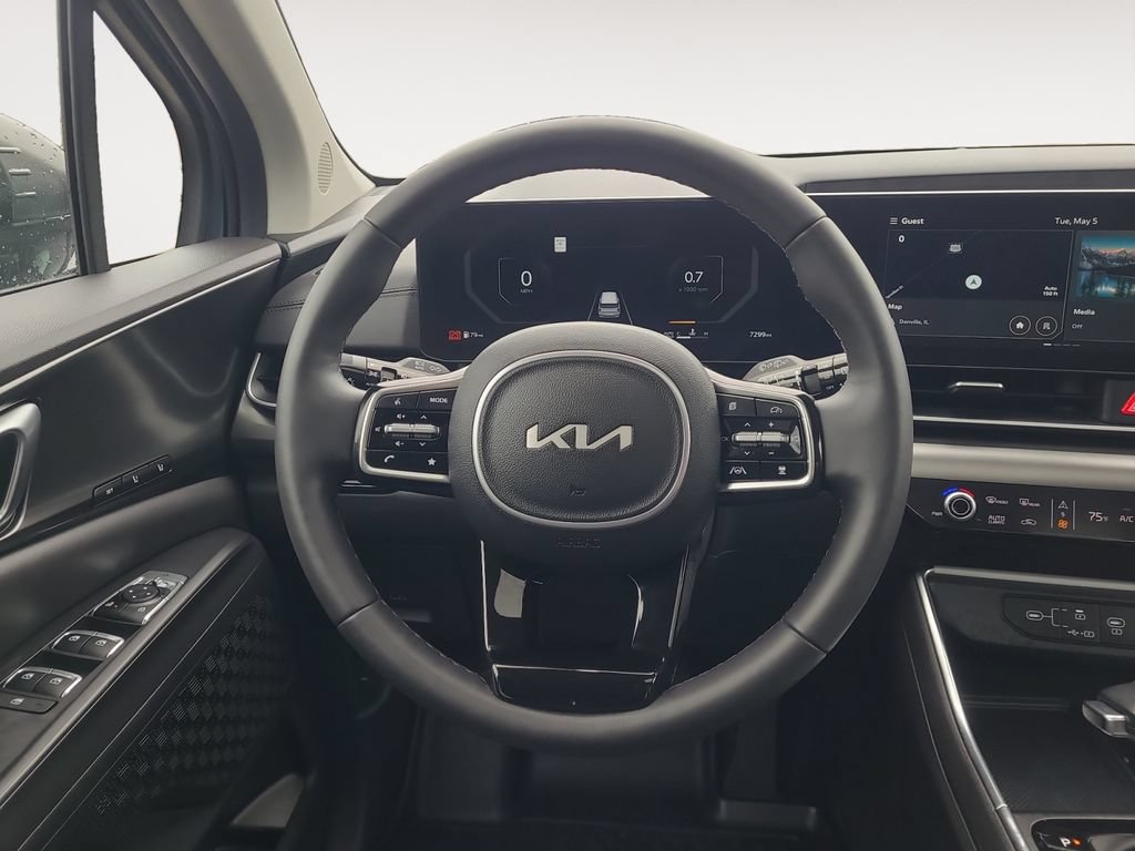 Used 2025 Kia Carnival SX Prestige FWD image 12