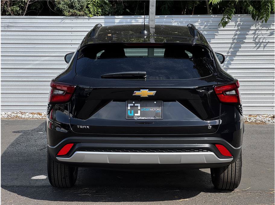 Used 2026 Chevrolet Trax LT FWD image 11