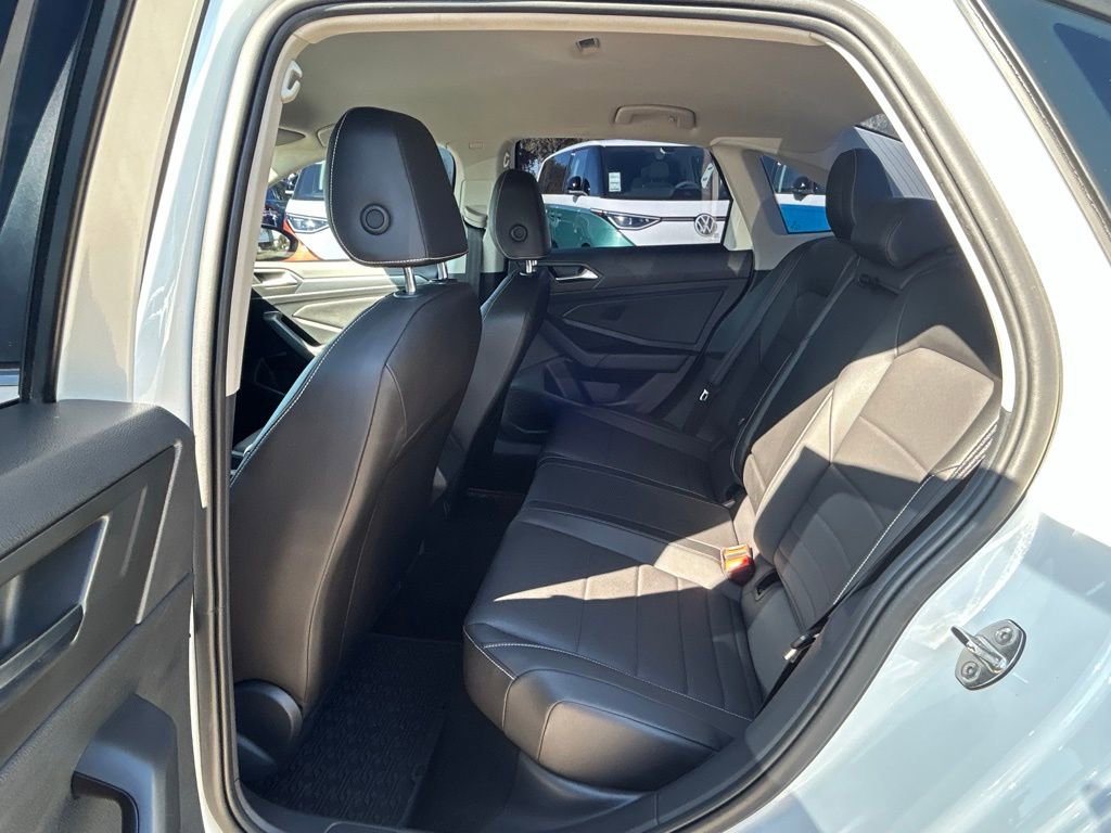 Used 2023 Volkswagen Jetta SE image 53