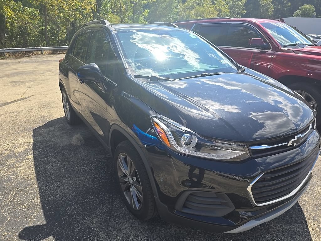 Used 2020 Chevrolet Trax LT w/ Sun & Sound Package AWD/4WD image 7