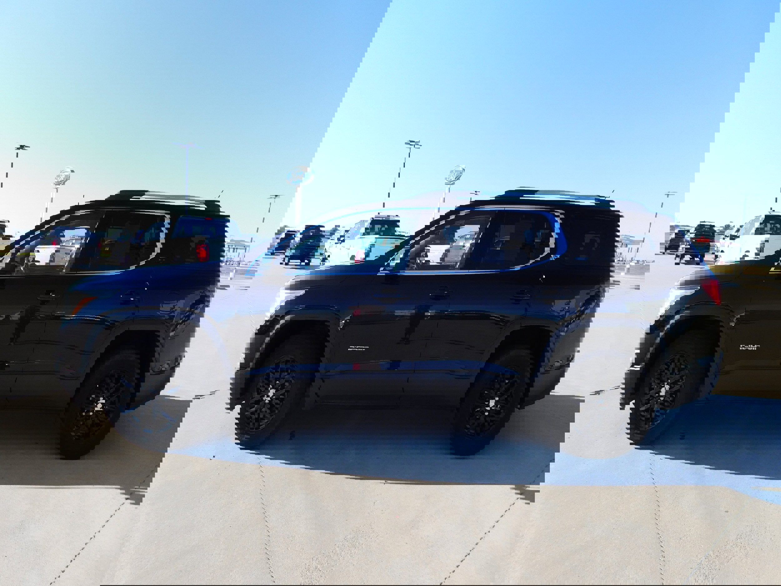 Used 2018 GMC Acadia SLT image 4