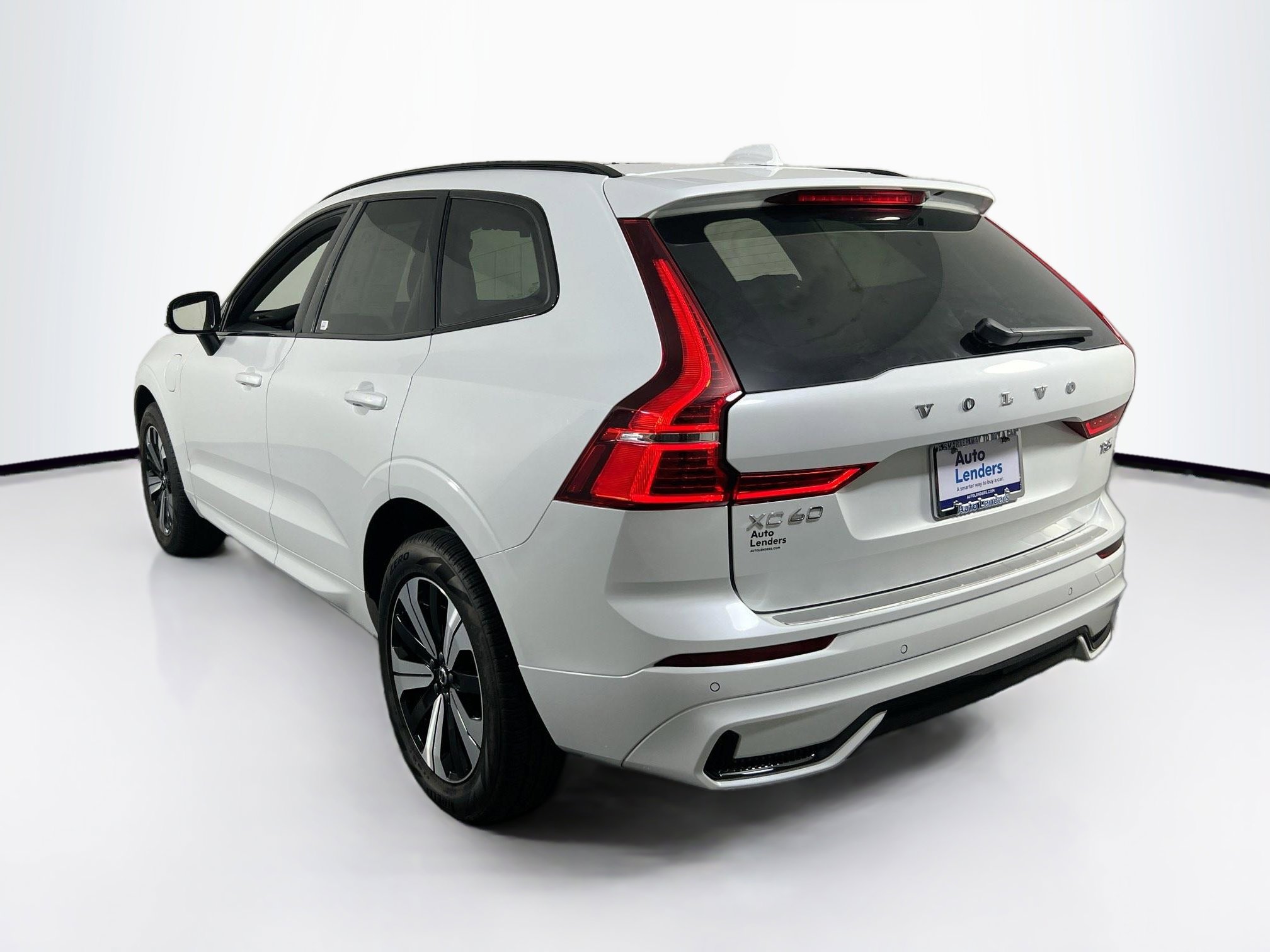 Used 2025 Volvo XC60 T8 Core w/ Protection Package Premier image 7