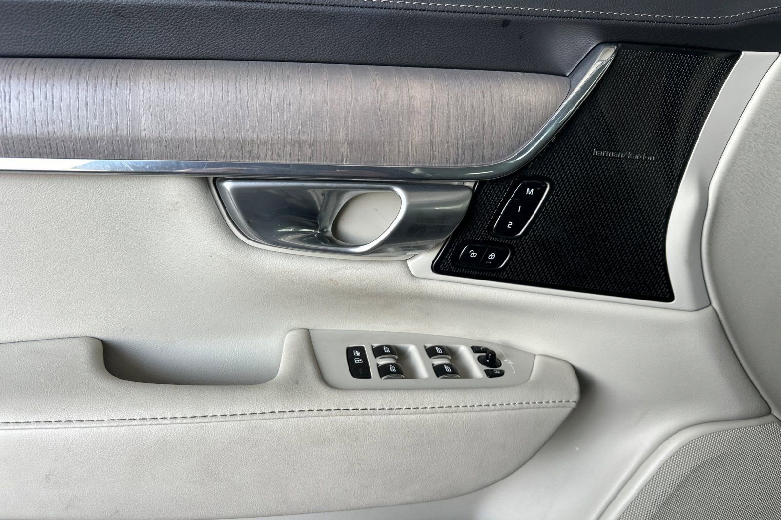 Used 2024 Volvo S90 T8 Ultimate image 14